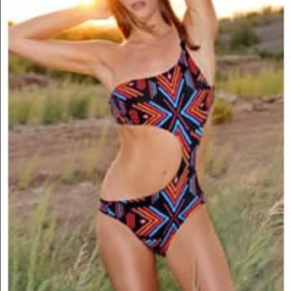 Guess Other - 💵💰PRICE DROP💰💵Guess Tribal Affair Monokini